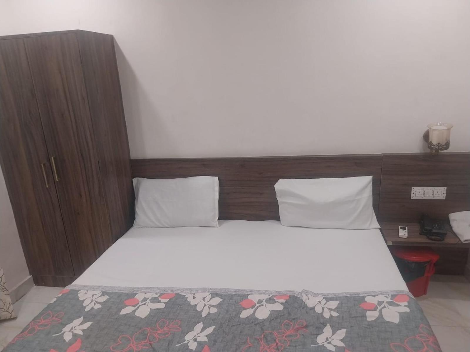 Hotel Rovers Inn Amritsar Zimmer foto